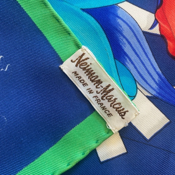 Hermes silk scarf Fleurs de L’Opera by Julia Abade royal blue - Picture 3 of 3